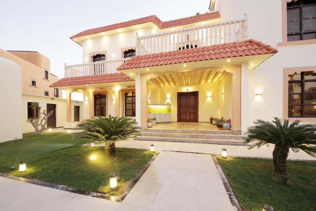 Villa 5bhk With Pool Falcon Of Wonders Dubai