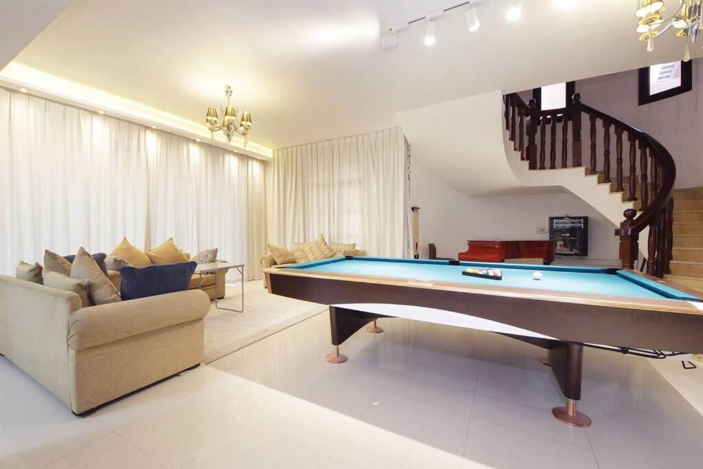 5bhk With Pool Falcon Of Wonders * Dubai