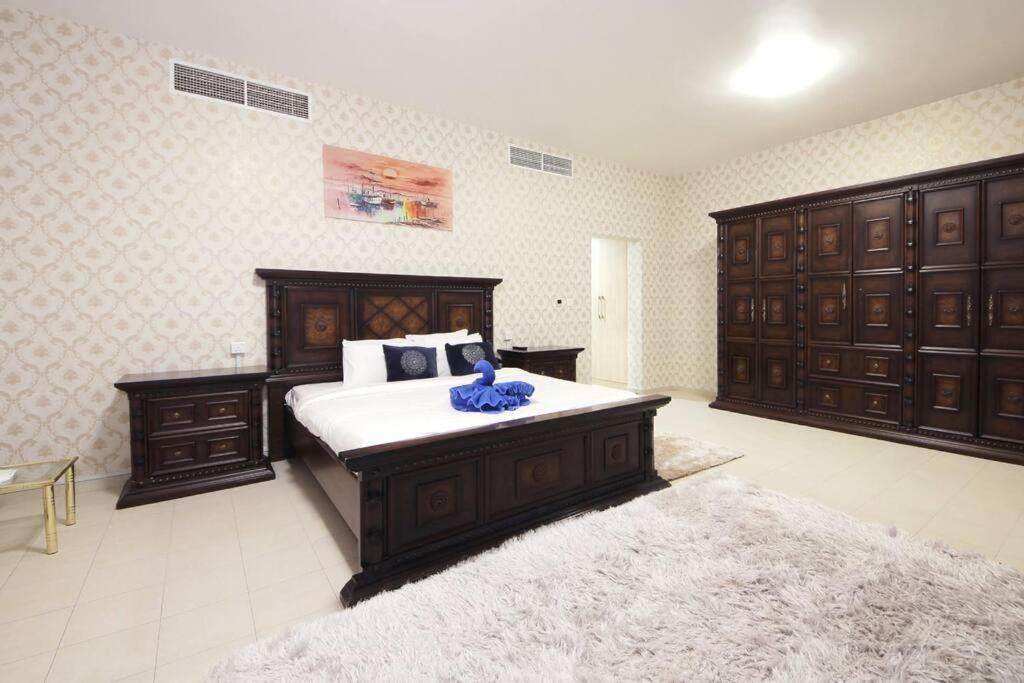 5bhk With Pool Falcon Of Wonders