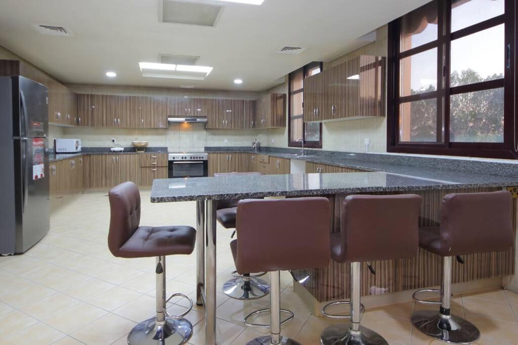 Villa 5bhk With Pool Falcon Of Wonders Dubai