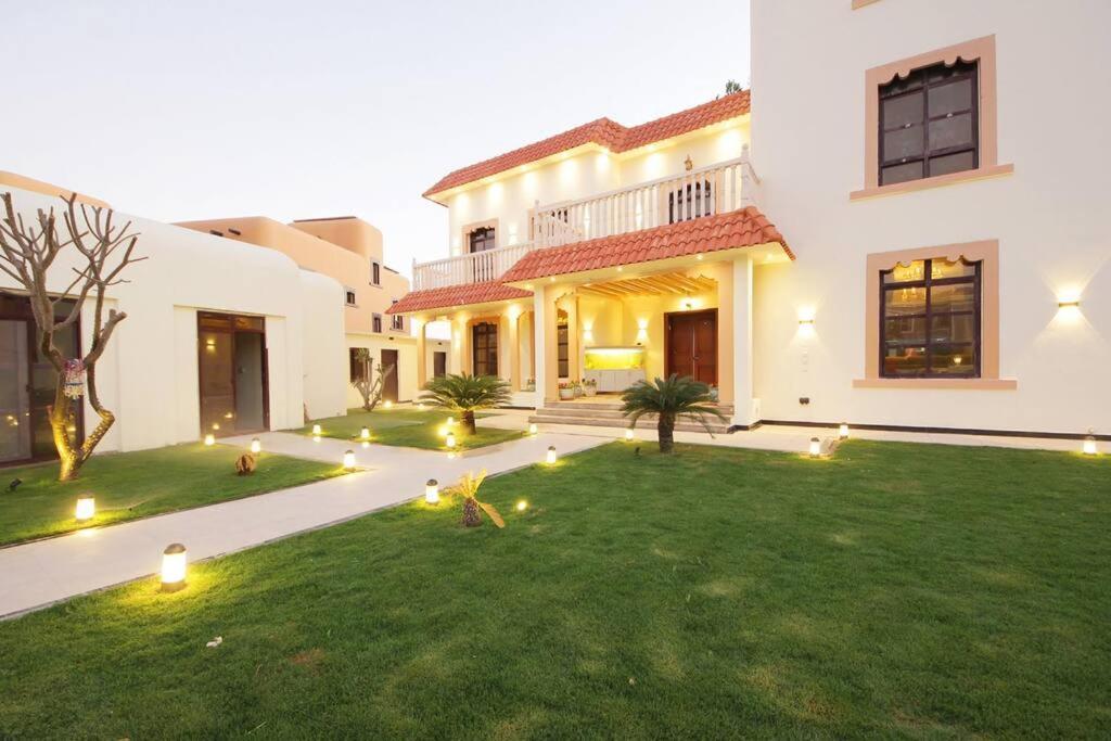 5bhk With Pool Falcon Of Wonders Dubai